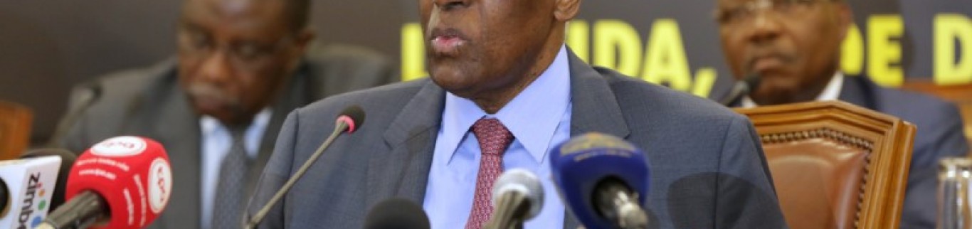 Les Angolais choisissent un successeur au président dos Santos