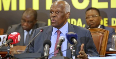 Les Angolais choisissent un successeur au président dos Santos