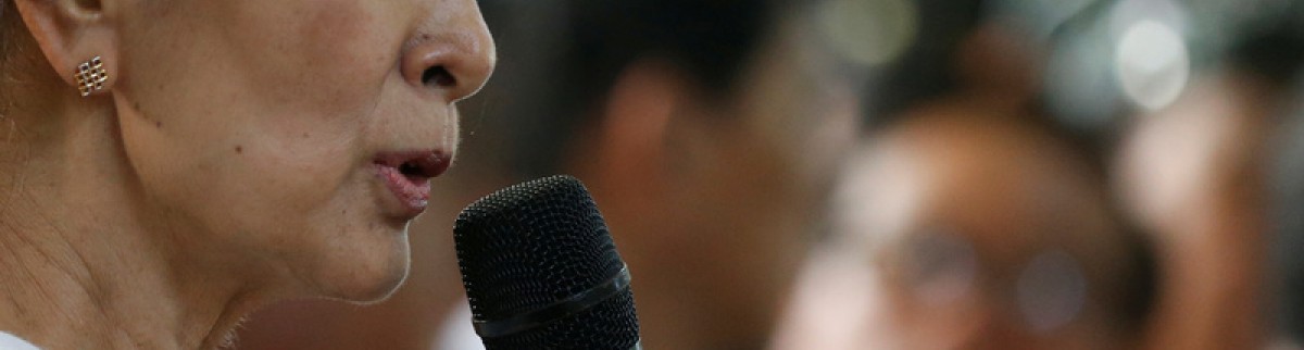 Aung San Suu Kyi dénonce les