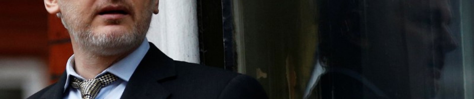 L'avocat d'Assange demande à la Suède de lever le mandat d'arrêt