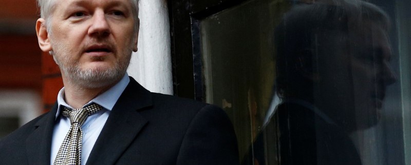 L'avocat d'Assange demande à la Suède de lever le mandat d'arrêt