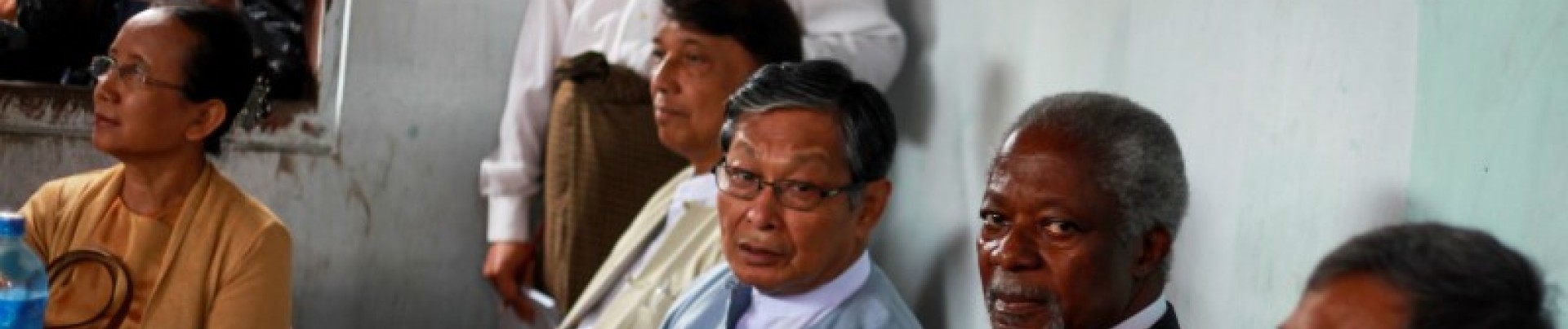 En Birmanie, Kofi Annan rend visite aux Rohingyas à Rakhine