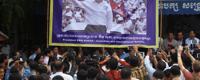 Le chef de l'opposition cambodgienne maintenu en détention