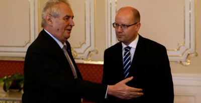 Crise politique à Prague, le Premier ministre change de stratégie