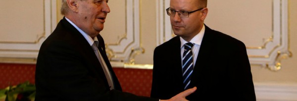 Crise politique à Prague, le Premier ministre change de stratégie