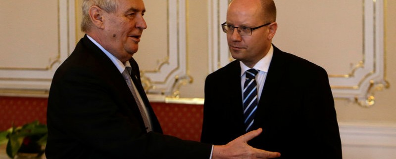 Crise politique à Prague, le Premier ministre change de stratégie