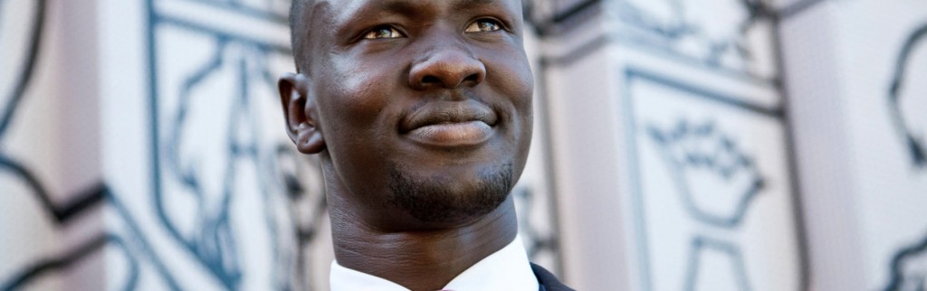 Deng Thiak Adut, l’enfant-soldat devenu avocat