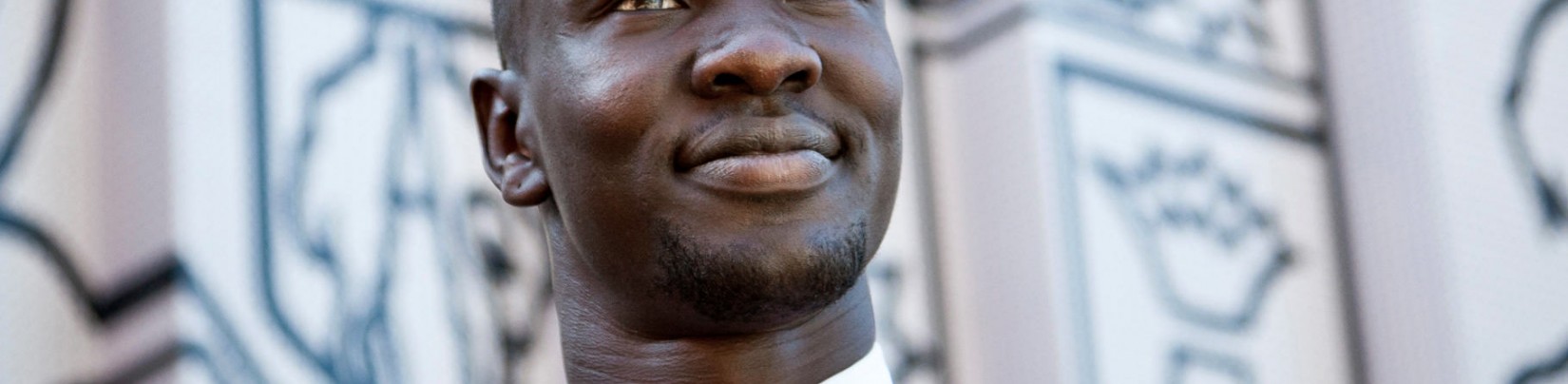 Deng Thiak Adut, l’enfant-soldat devenu avocat