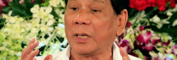 Duterte parlemente pour la fin du siège à Marawi puis se rétracte