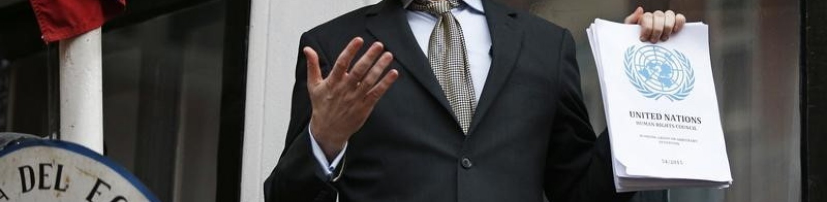 L'Equateur autorise la Suède à interroger Assange à Londres