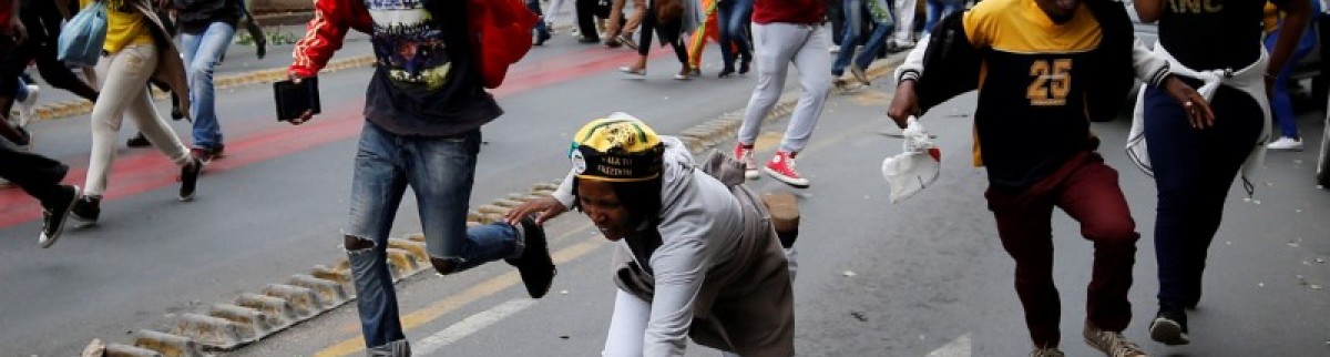 Incidents en marge d'une manifestation anti-Zuma à Johannesburg