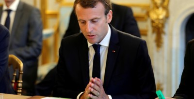 Macron à Athènes, un oeil vers Berlin pour la réforme de la zone euro