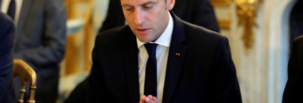 Macron à Athènes, un oeil vers Berlin pour la réforme de la zone euro