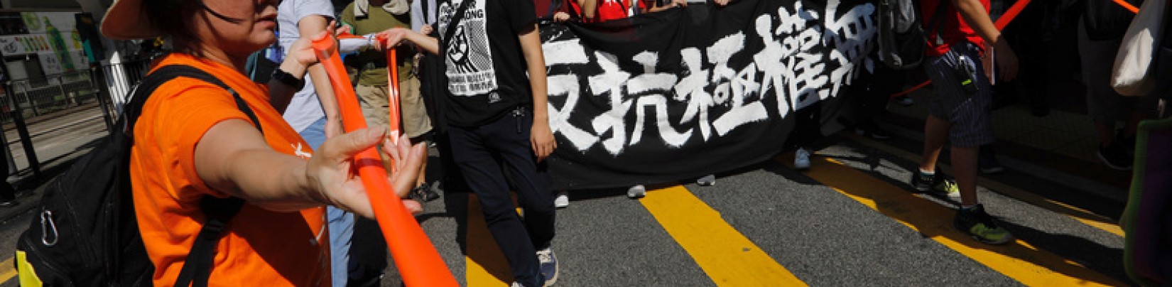 Manifestation à Hong Kong après la condamnation de trois chefs de file de la contestation