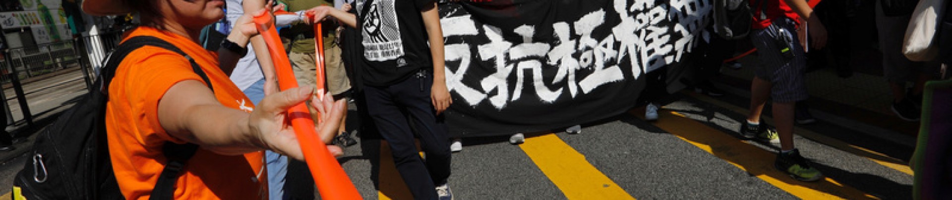 Manifestation à Hong Kong après la condamnation de trois chefs de file de la contestation
