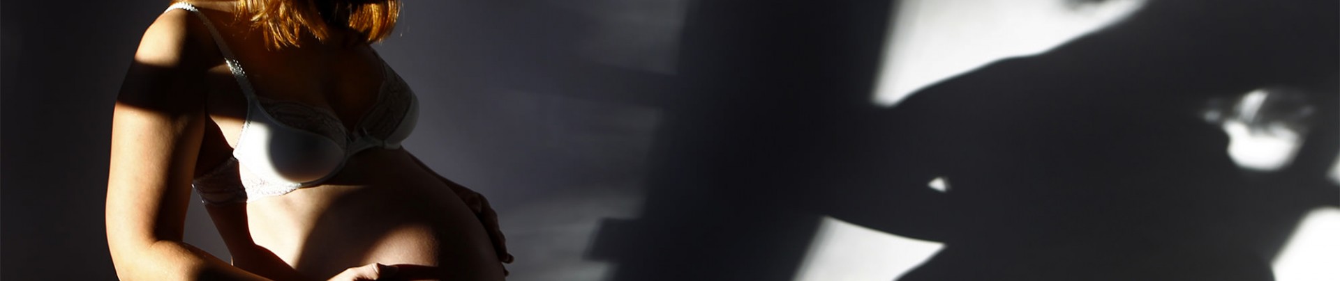 Mère porteuse : législation et dérives à travers le monde