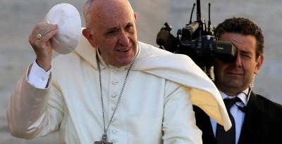 Le pape admet le retard pris par l'Eglise face aux abus sexuels