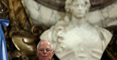 Le président du Pérou exclut de démissionner malgré un scandale financier