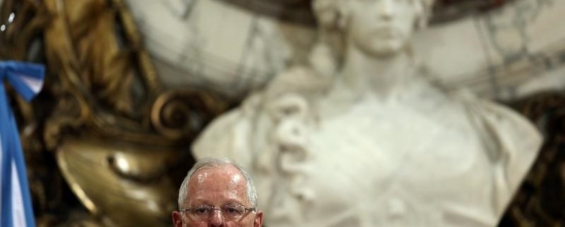 Le président du Pérou exclut de démissionner malgré un scandale financier
