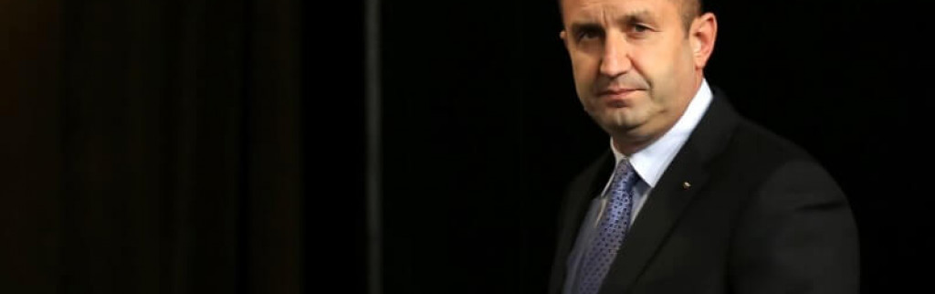 Le prorusse Radev prête serment en tant que président bulgare