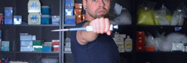 Qui est Josiah Zayner, le biohacker prêt à s’injecter de l’ADN de méduse ?