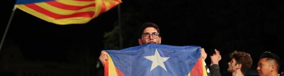 Référendum catalan: Barcelone tient tête à Madrid, malgré les heurts