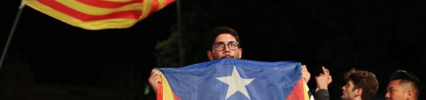 Référendum catalan: Barcelone tient tête à Madrid, malgré les heurts