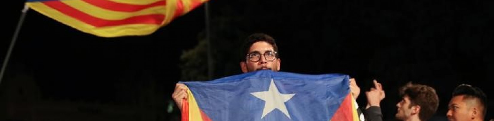 Référendum catalan: Barcelone tient tête à Madrid, malgré les heurts