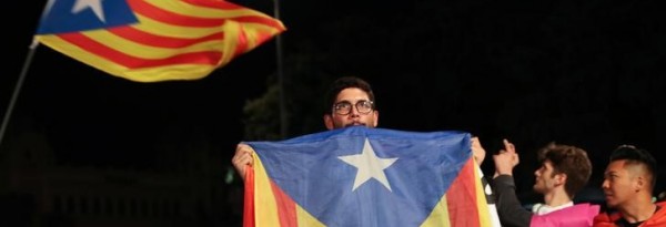 Référendum catalan: Barcelone tient tête à Madrid, malgré les heurts