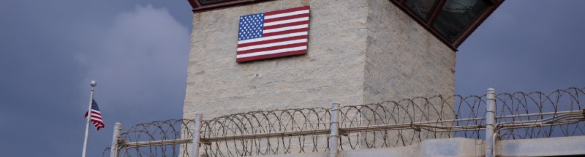 Trump signe un décret pour pérenniser le camp de Guantanamo