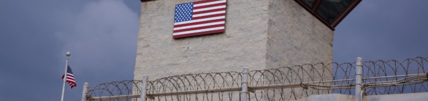 Trump signe un décret pour pérenniser le camp de Guantanamo