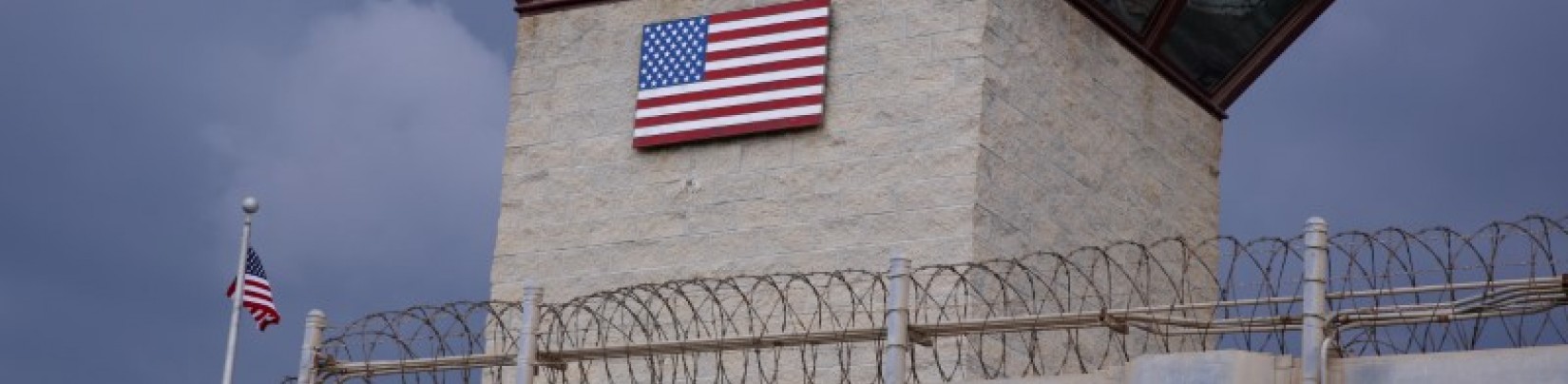 Trump signe un décret pour pérenniser le camp de Guantanamo