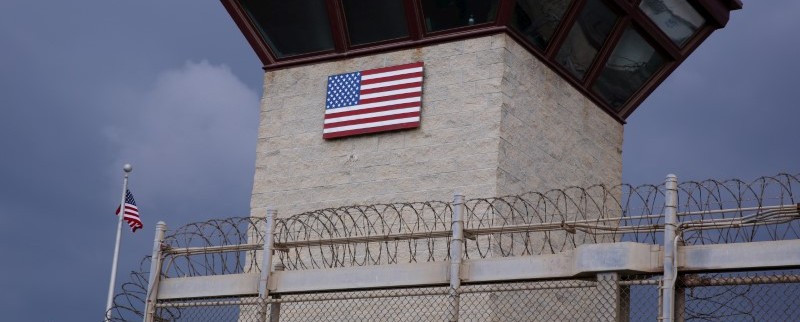 Trump signe un décret pour pérenniser le camp de Guantanamo