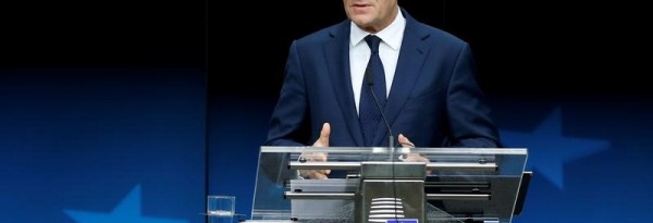 Tusk ne pourra pas témoigner mercredi en Pologne