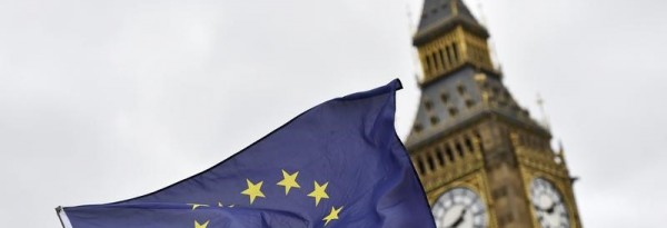 RPT-L'UE répond à May, ligne ferme pour la période de transition