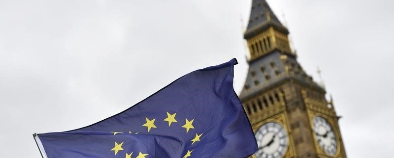 RPT-L'UE répond à May, ligne ferme pour la période de transition